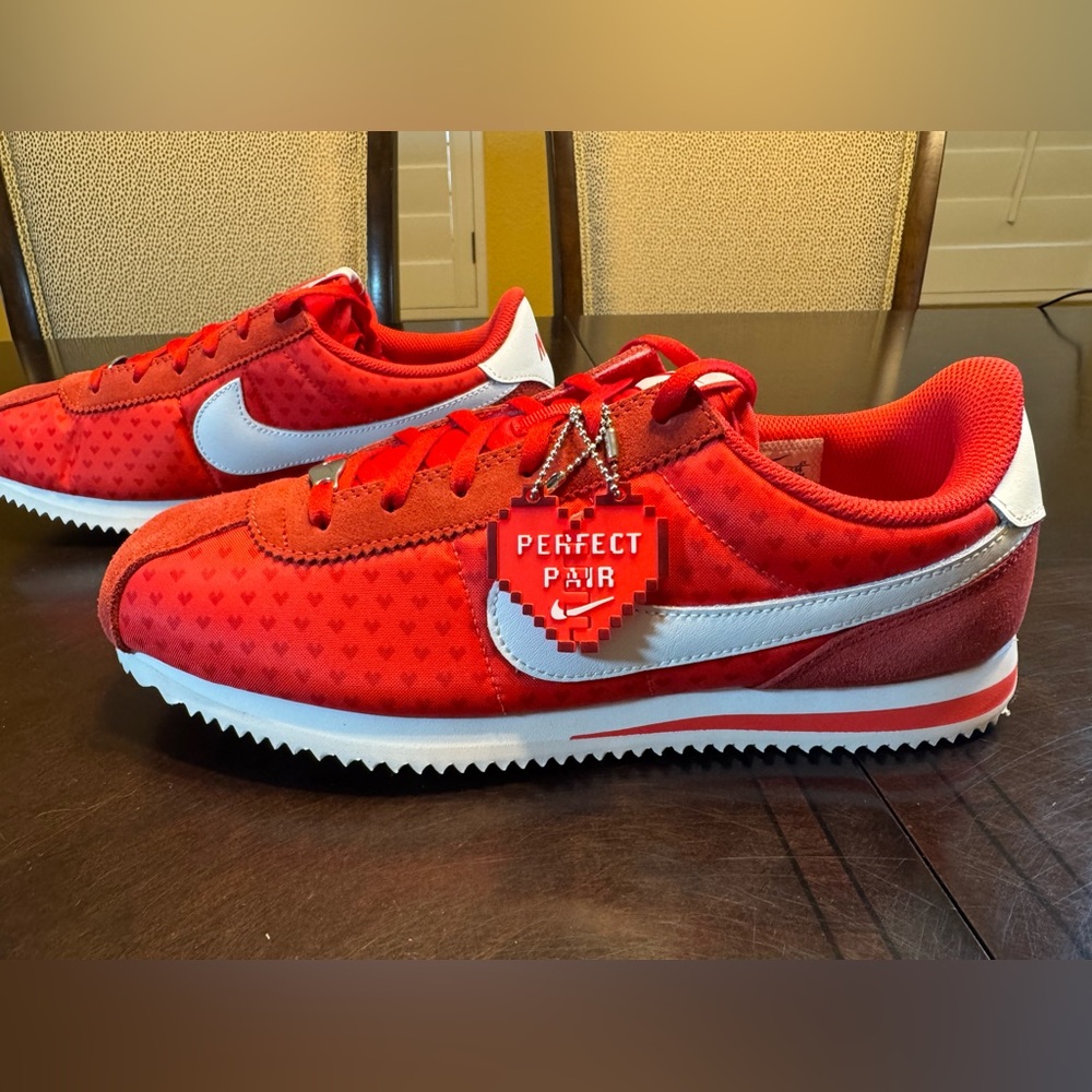 New Nike Cortez Valentines Day Heart Sneaker Shoes - Picture 2 of 16